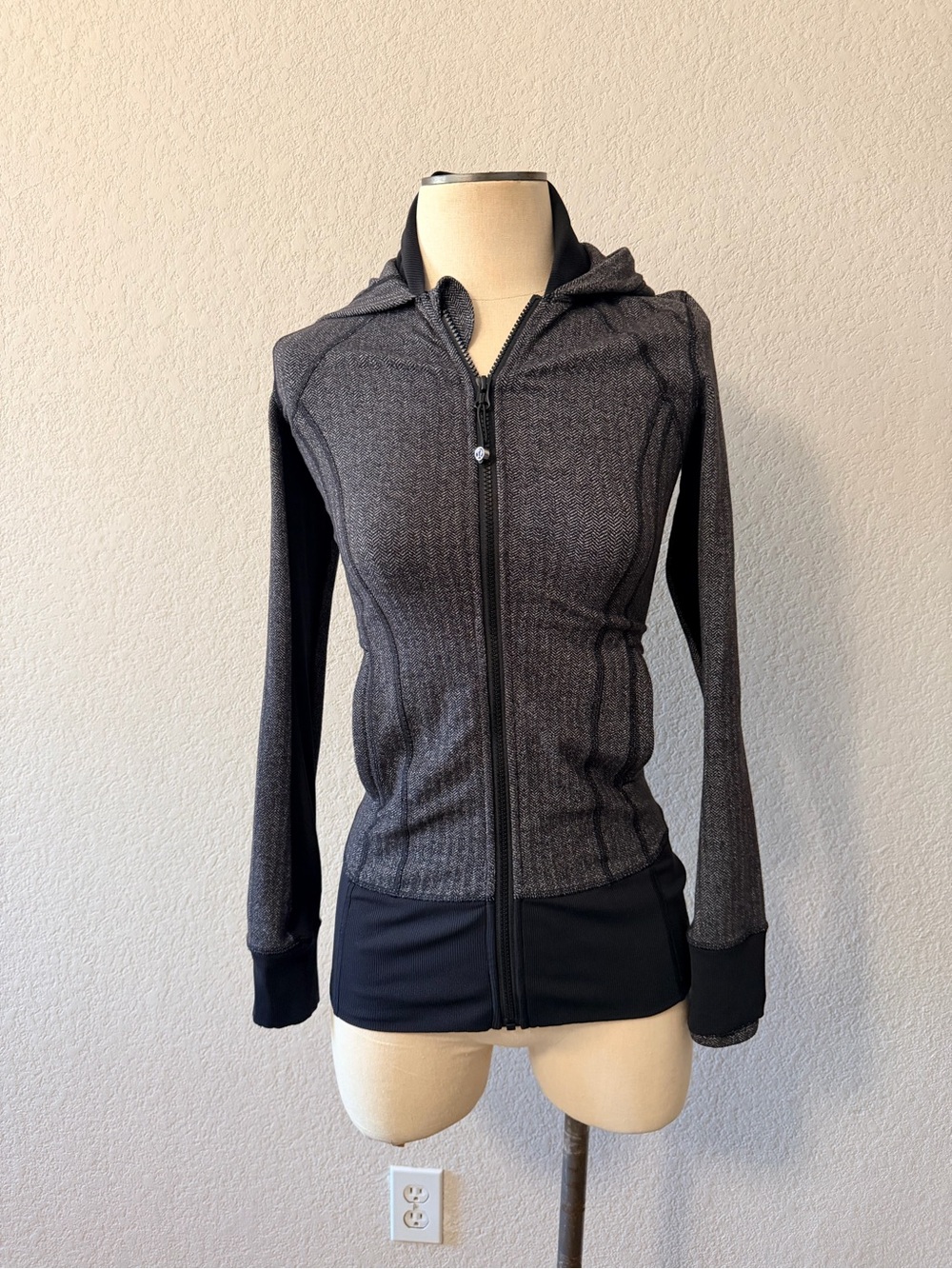Lululemon Women’s Daily Practice Zip Up Hoodie Jacket In Black Herringbone
